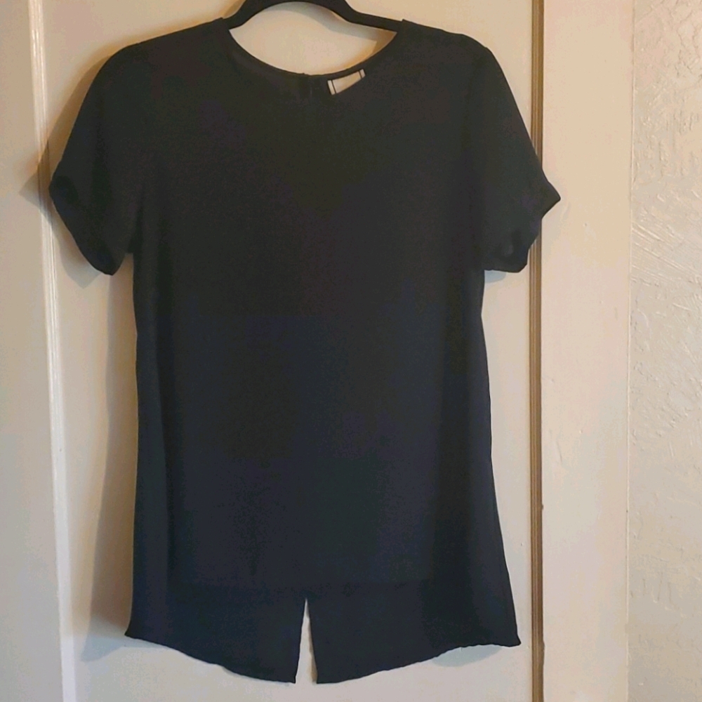 Beautiful Silky Black Blouse!! EUC!!